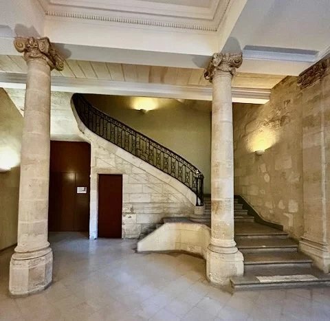 Office in Bordeaux for lease - Lobby - Image 2 of 6