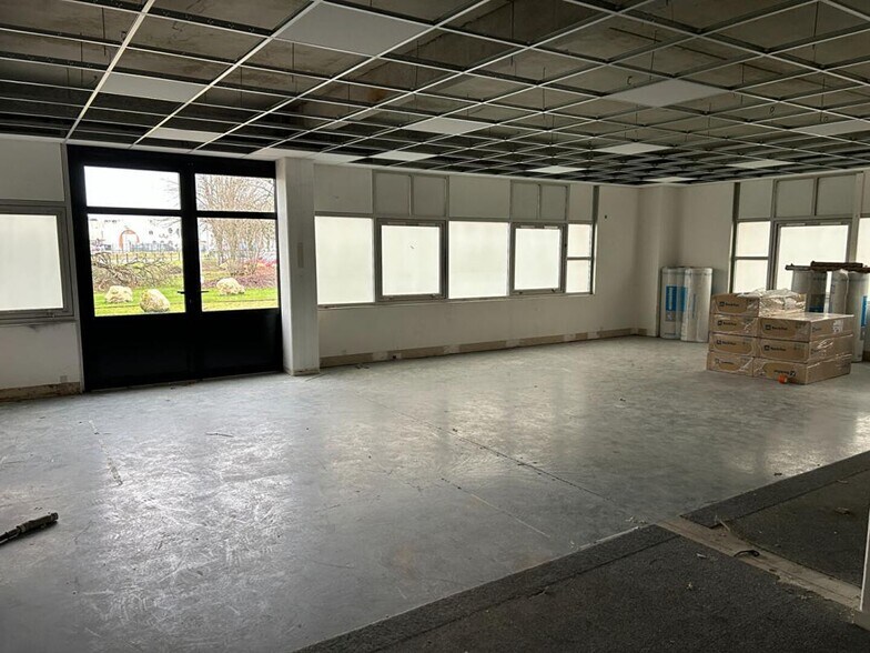 Bureau dans Pessac à louer - Photo du bâtiment - Image 2 de 6