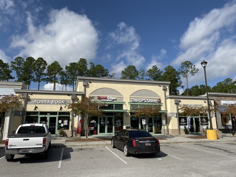 198 Okatie Village Dr, Bluffton, SC à louer - Photo du bâtiment - Image 3 de 3