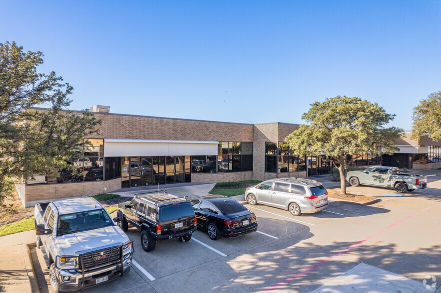 10525 Newkirk St, Dallas, TX à vendre - Photo du bâtiment - Image 2 de 4