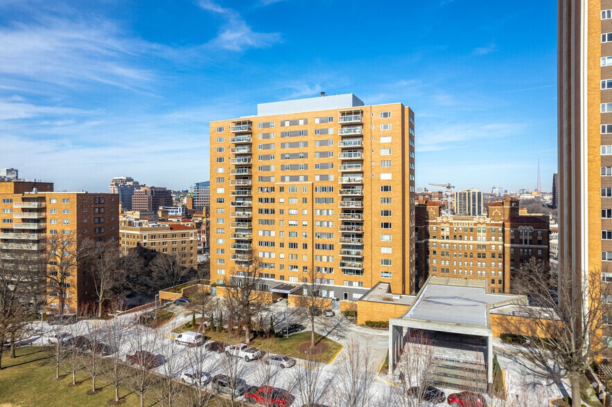 121 W 48th St, Kansas City, MO à louer - Photo du bâtiment - Image 2 de 16