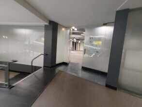 2828 N Clark St, Chicago, IL for lease Interior Photo- Image 1 of 21