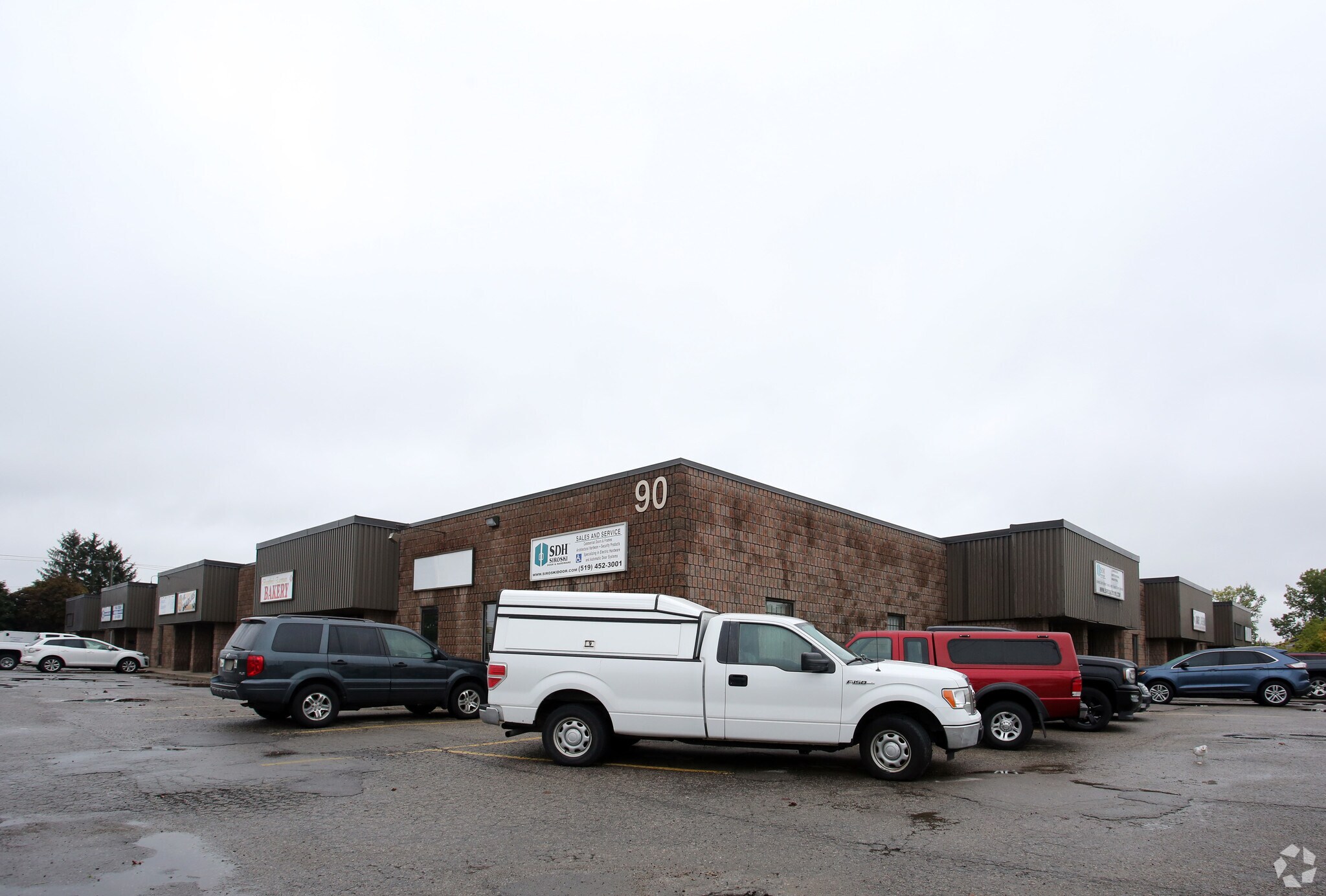 90 Charterhouse Cres, London, ON for sale Primary Photo- Image 1 of 1