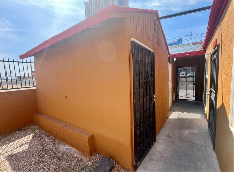 239 W Cleveland Ave, Las Vegas, NV à vendre - Photo du bâtiment - Image 3 de 74