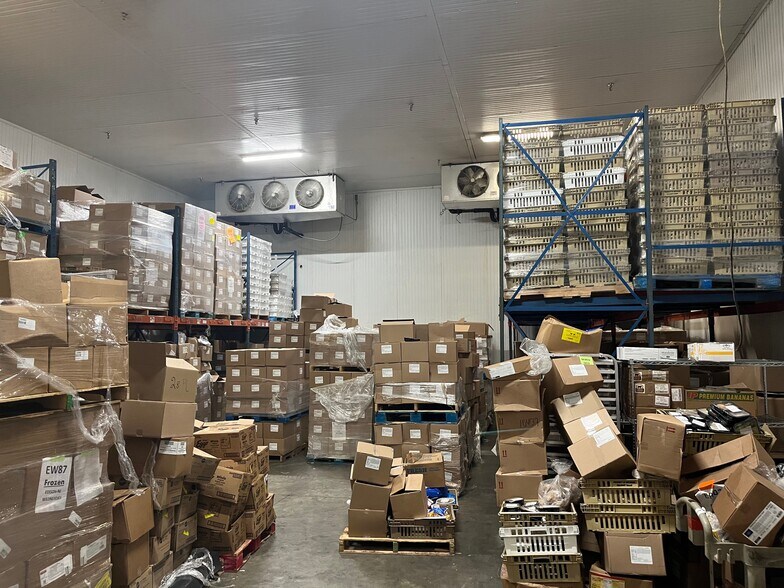 50-60 Parkway Pl, Edison, NJ à vendre - Photo intérieure - Image 2 de 22