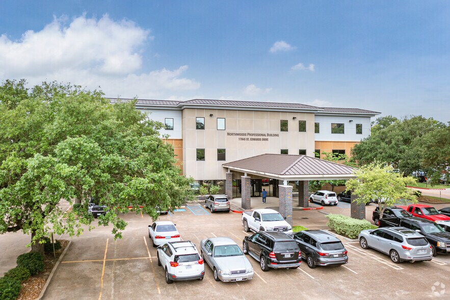17045 St. Edwards Dr, Houston, TX à vendre - Photo principale - Image 1 de 21