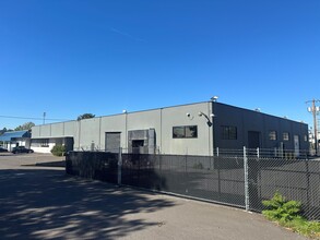 2505 SE Stubb St, Milwaukie, OR for lease Interior Photo- Image 2 of 3