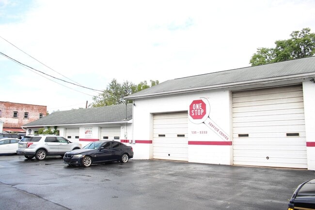 Plus de détails pour 7 Alden Rd, Nanticoke, PA - Commerce de détail à vendre