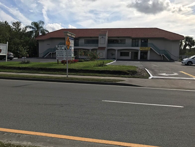 1326 SE Malabar Rd, Palm Bay, FL à louer - Photo du bâtiment - Image 2 de 4
