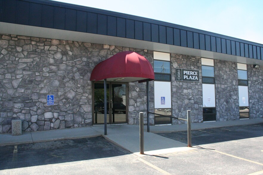 360 Pierce Ave, North Mankato, MN à louer - Photo du bâtiment - Image 3 de 11