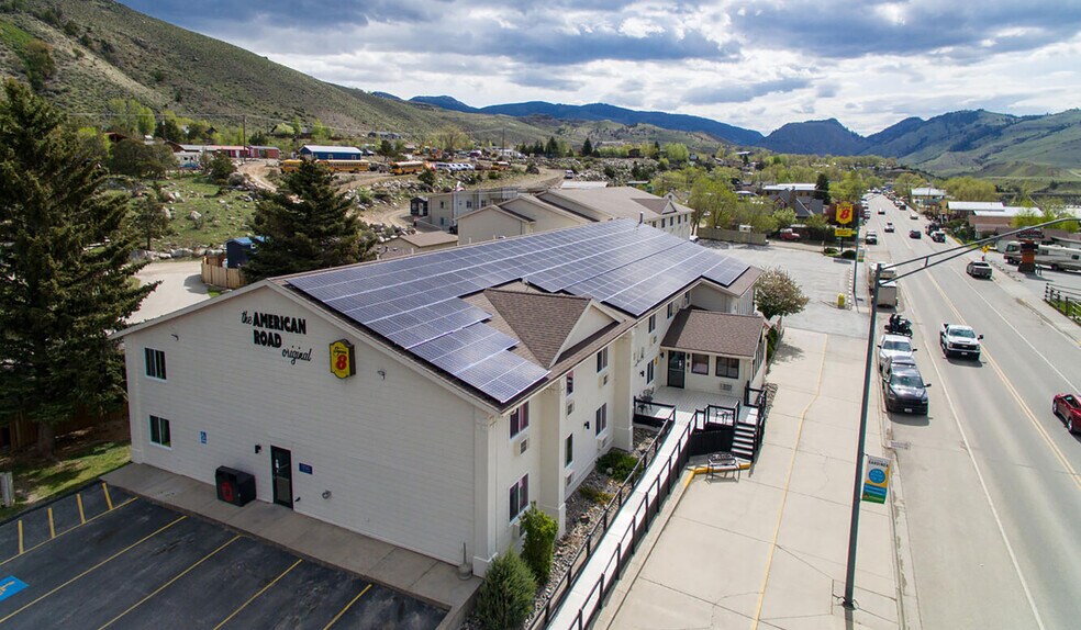 702 Scott St, Gardiner, MT à vendre - Photo du bâtiment - Image 2 de 44