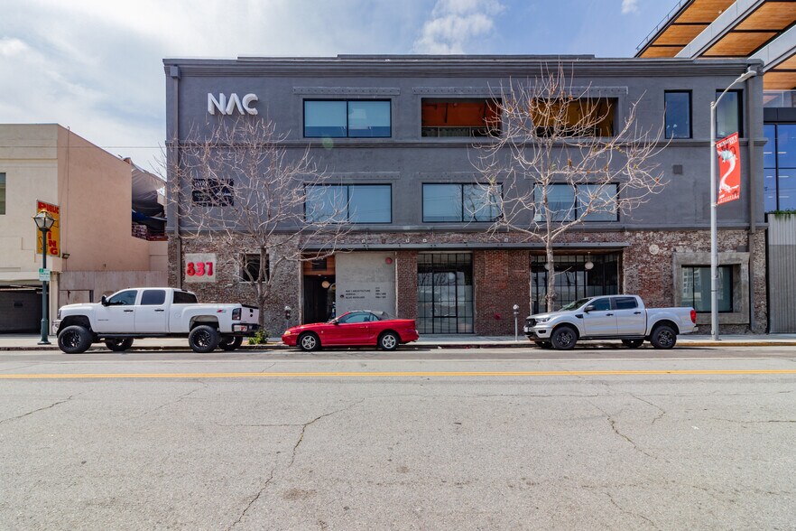 837 N Spring & 1135 N Alameda portefeuille de 2 propriétés à vendre sur LoopNet.ca - Photo du bâtiment - Image 2 de 15