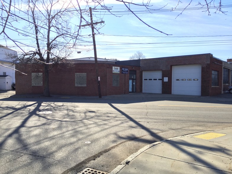 966 Watertown St, Newton, MA for lease - Primary Photo - Image 1 of 8