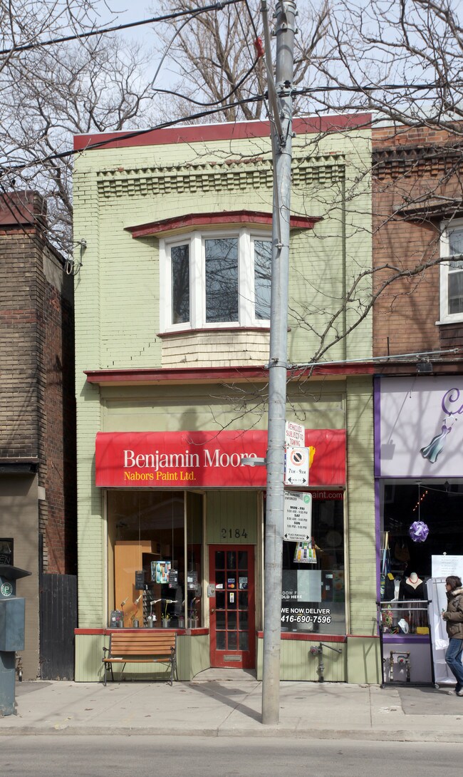 Plus de détails pour 2184 Queen St E, Toronto, ON - Commerce de détail à vendre
