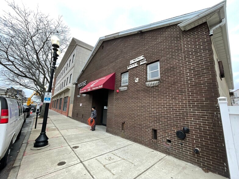 470 Broadway, Revere, MA à louer - Photo du bâtiment - Image 3 de 3