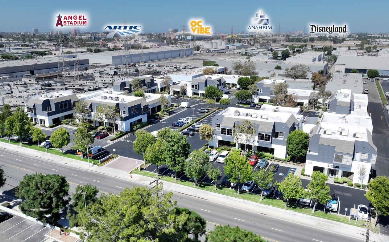 1592 N Batavia St, Orange, CA 92867 - Unité 2 -  - Photo intérieure - Image 2 of 2