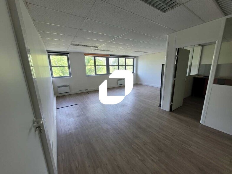 Bureau dans Poissy à louer - Photo intérieure - Image 2 de 20
