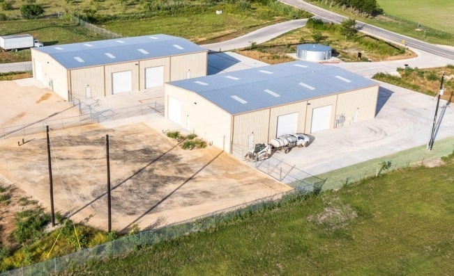 764 Soechting Rd, New Braunfels, TX à louer - Photo du bâtiment - Image 2 de 13