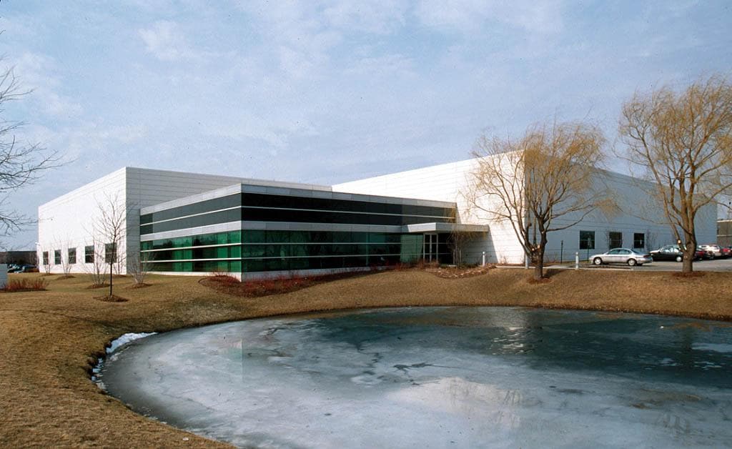 605 Heathrow Dr, Lincolnshire, IL for lease Building Photo- Image 1 of 8