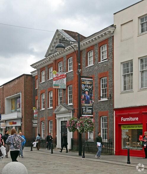 39-39a High St, High Wycombe à louer - Photo du bâtiment - Image 2 de 19