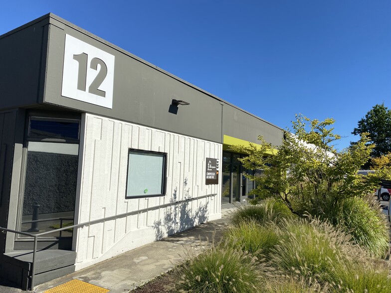 679-699 Strander Blvd, Tukwila, WA for lease - Building Photo - Image 2 of 38