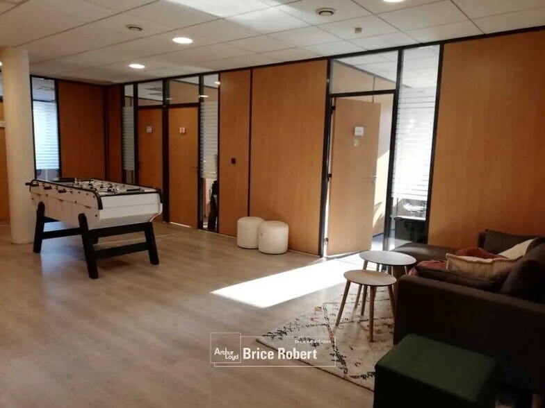 Bureau dans Lyon à vendre - Photo du bâtiment - Image 2 de 7