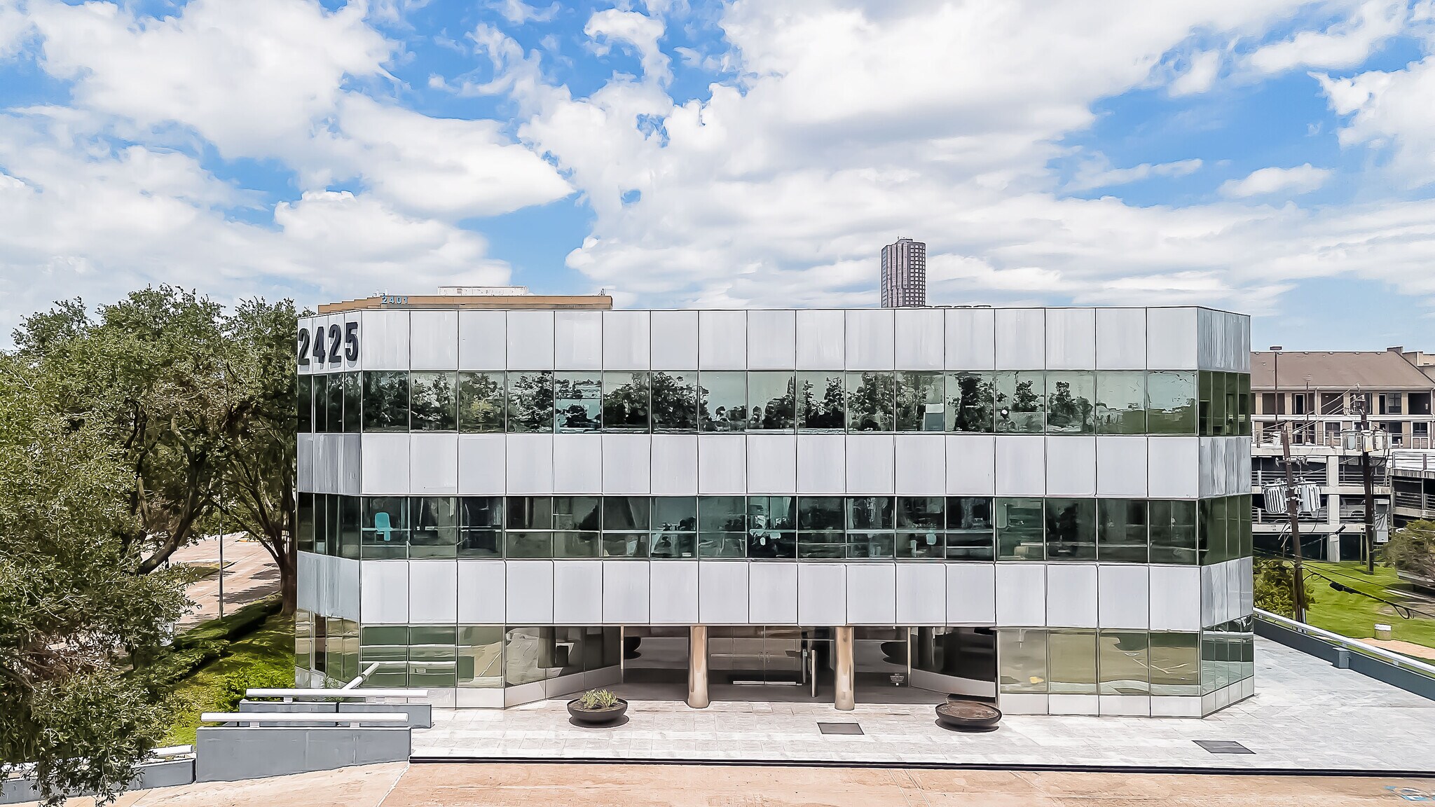 2425 Fountain View Dr, Houston, TX à louer Photo du bâtiment- Image 1 de 6