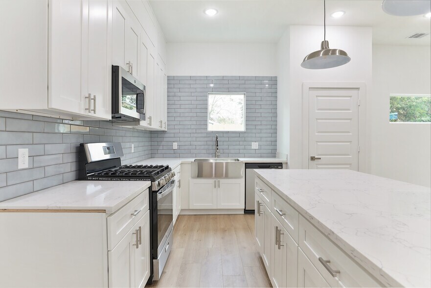 9339 Lavender St, Houston, TX à vendre - Photo du bâtiment - Image 2 de 28