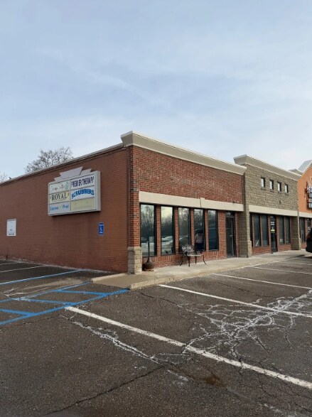 33020-33028 Northwestern Hwy, West Bloomfield, MI à louer - Photo du bâtiment - Image 2 de 9