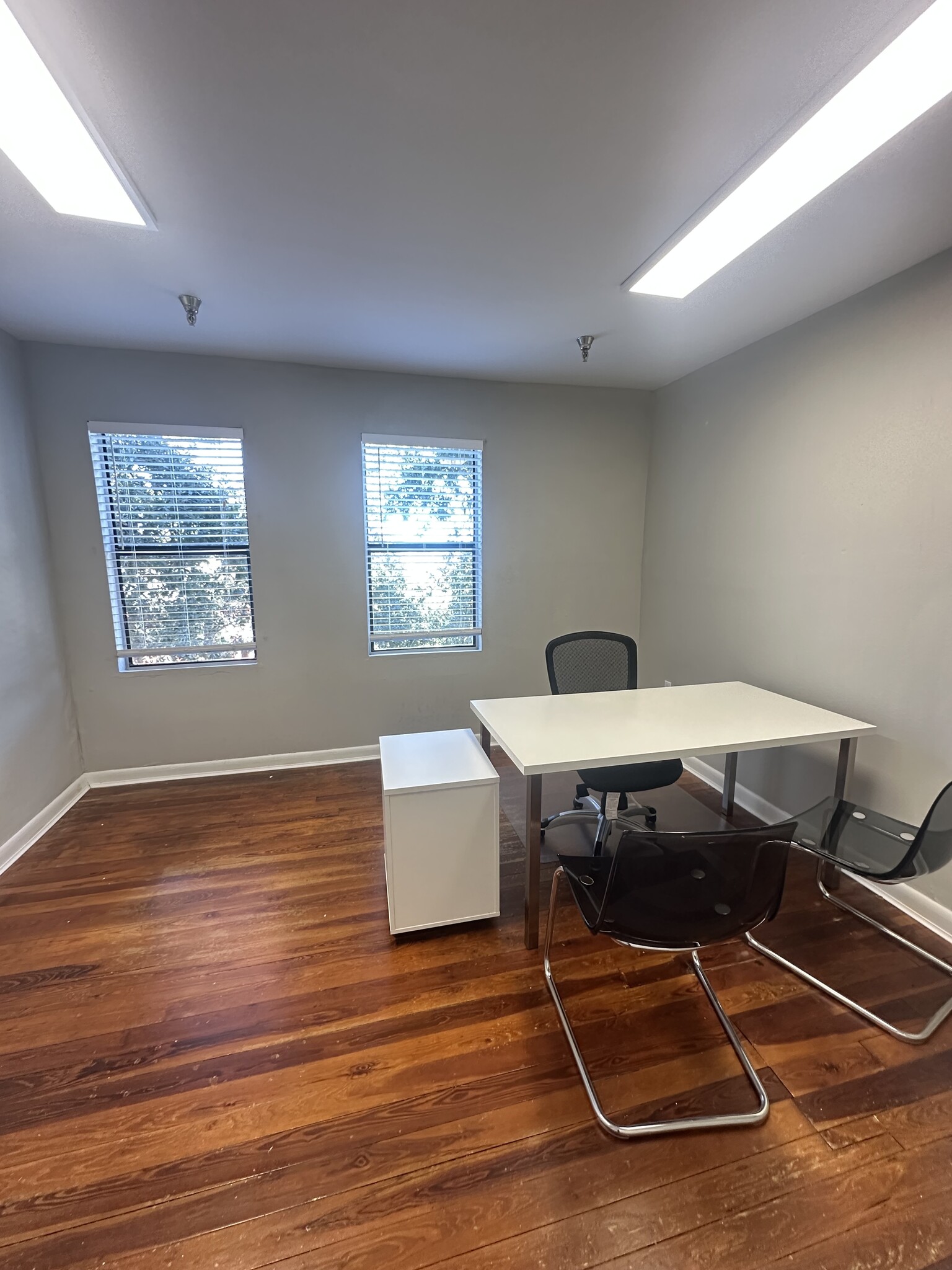 927 E New Haven Ave, Melbourne, FL for lease Interior Photo- Image 1 of 2