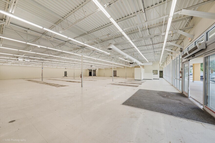 150-192 N Powerline Rd, Pompano Beach, FL à louer - Photo intérieure - Image 2 de 16