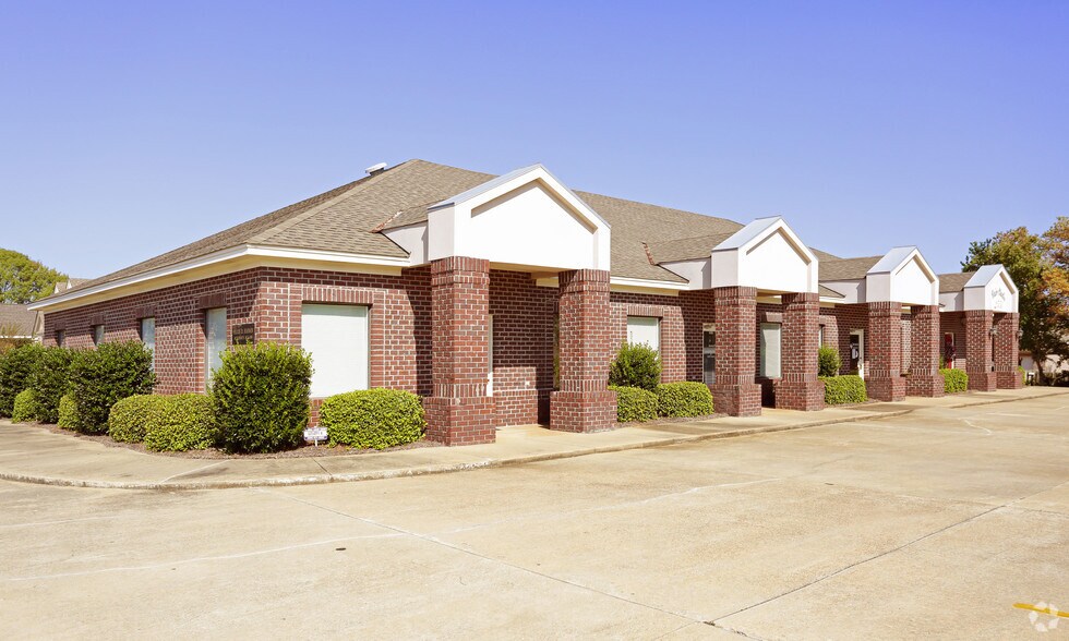 2545-2551 Bell Rd, Montgomery, AL à louer - Photo du bâtiment - Image 2 de 6