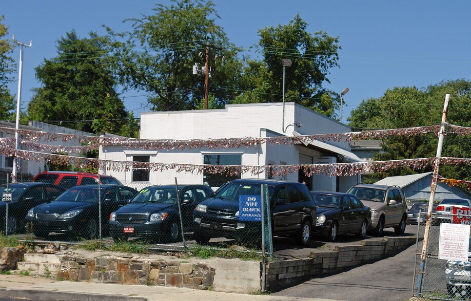 4910 Belair Rd, Baltimore, MD for sale - Primary Photo - Image 1 of 2