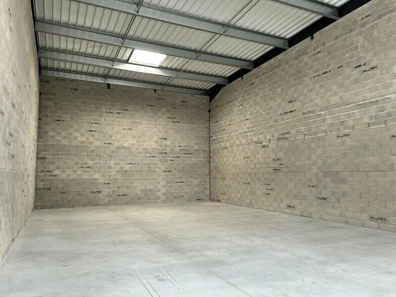 Flex in Holtzheim for lease - Interior Photo - Image 3 of 11