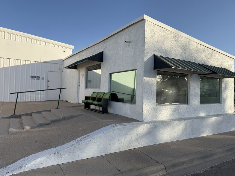 400 Stoddard st, Odessa, TX à vendre - Photo du bâtiment - Image 2 de 8