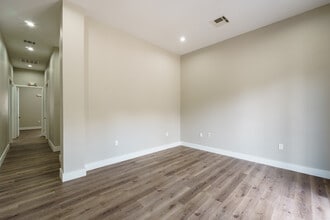 4224 Cypress Creek Pky, Houston, TX for lease Interior Photo- Image 2 of 28