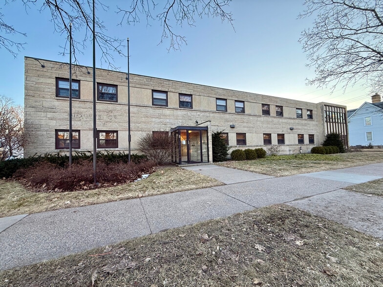 176 8th St, Winona, MN for sale - Building Photo - Image 3 of 19