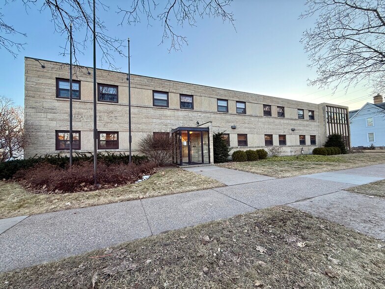 176 8th St, Winona, MN à vendre - Photo du bâtiment - Image 3 de 19
