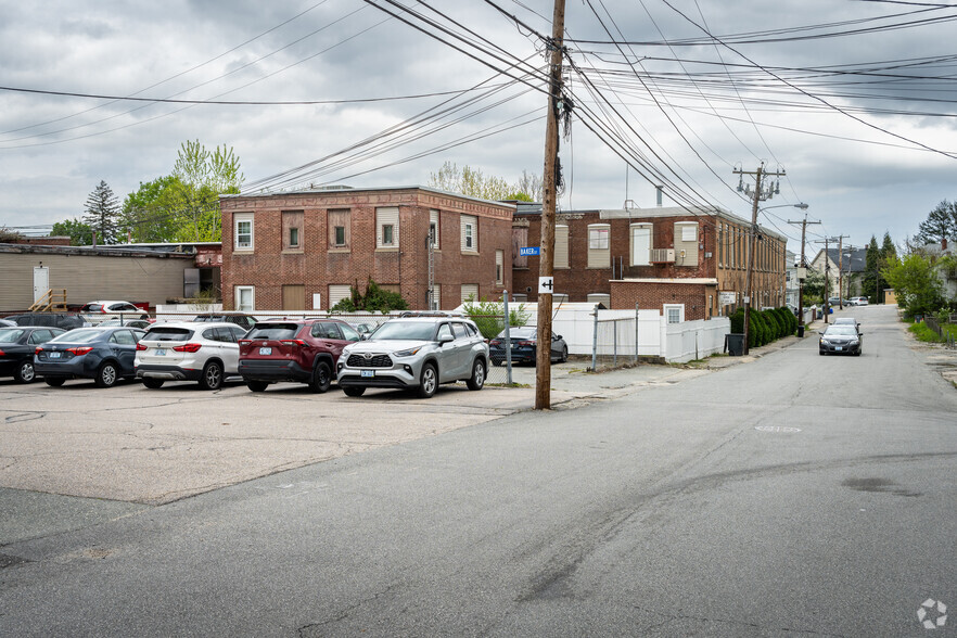 27 Mill St, Johnston, RI à vendre - Photo principale - Image 1 de 1