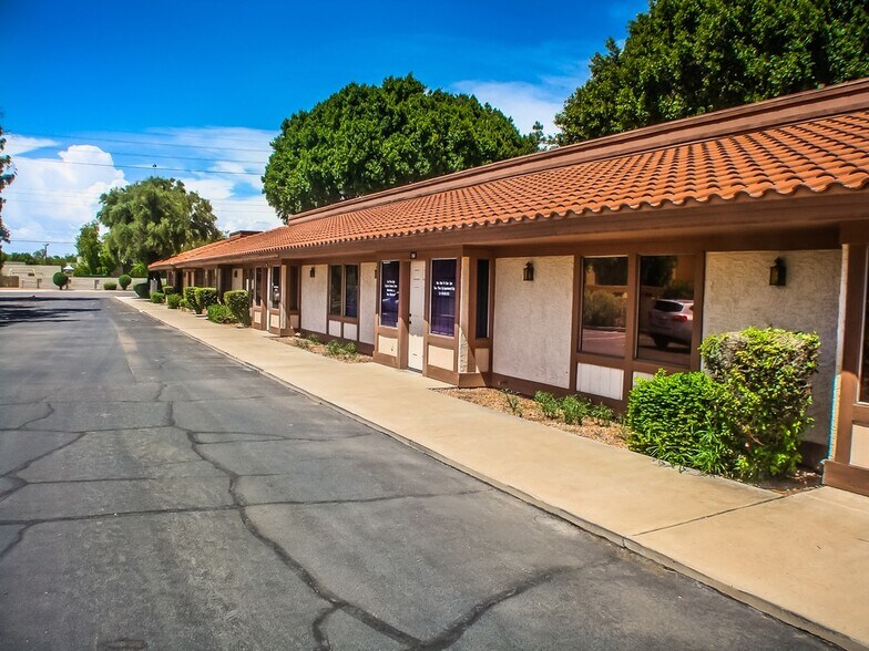 2135 E University Dr, Mesa, AZ à louer - Photo du bâtiment - Image 3 de 5