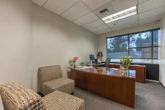 4201 NE 66th Ave, Vancouver, WA for lease Interior Photo- Image 2 of 8