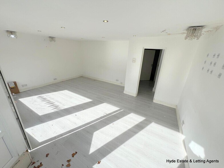 426 Bury Old Rd, Manchester à louer - Photo intérieure - Image 3 de 8