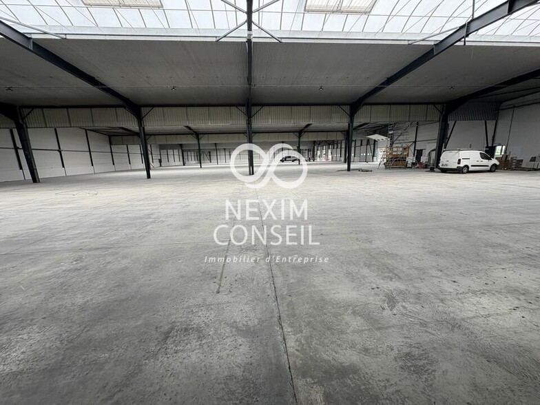 Industrial in Goussainville for lease - Building Photo - Image 3 of 8