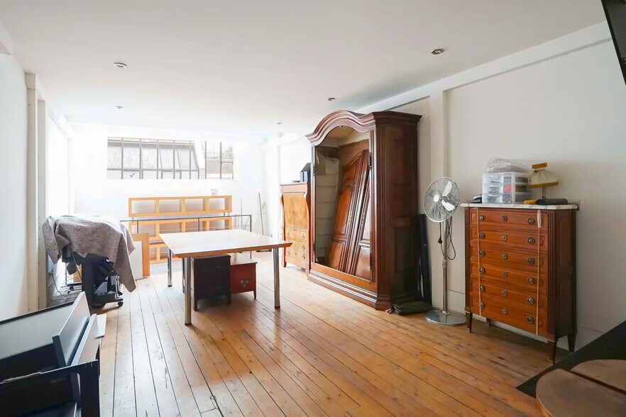 Bureau dans Paris à vendre - Photo du bâtiment - Image 2 de 13