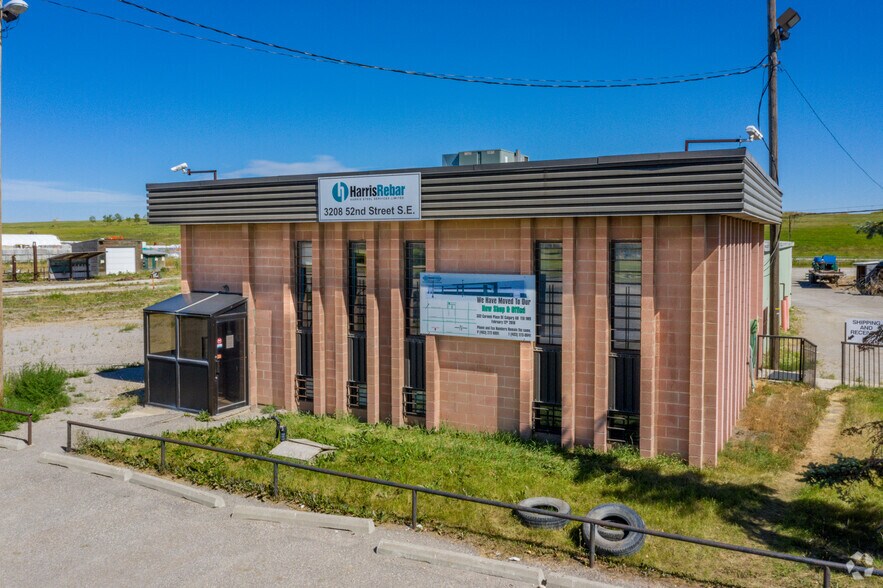 3208-3430 52 St SE, Calgary, AB for sale - Building Photo - Image 1 of 1