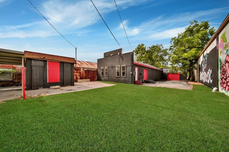 7629 Harrisburg Blvd, Houston, TX à vendre - Photo du bâtiment - Image 2 de 23