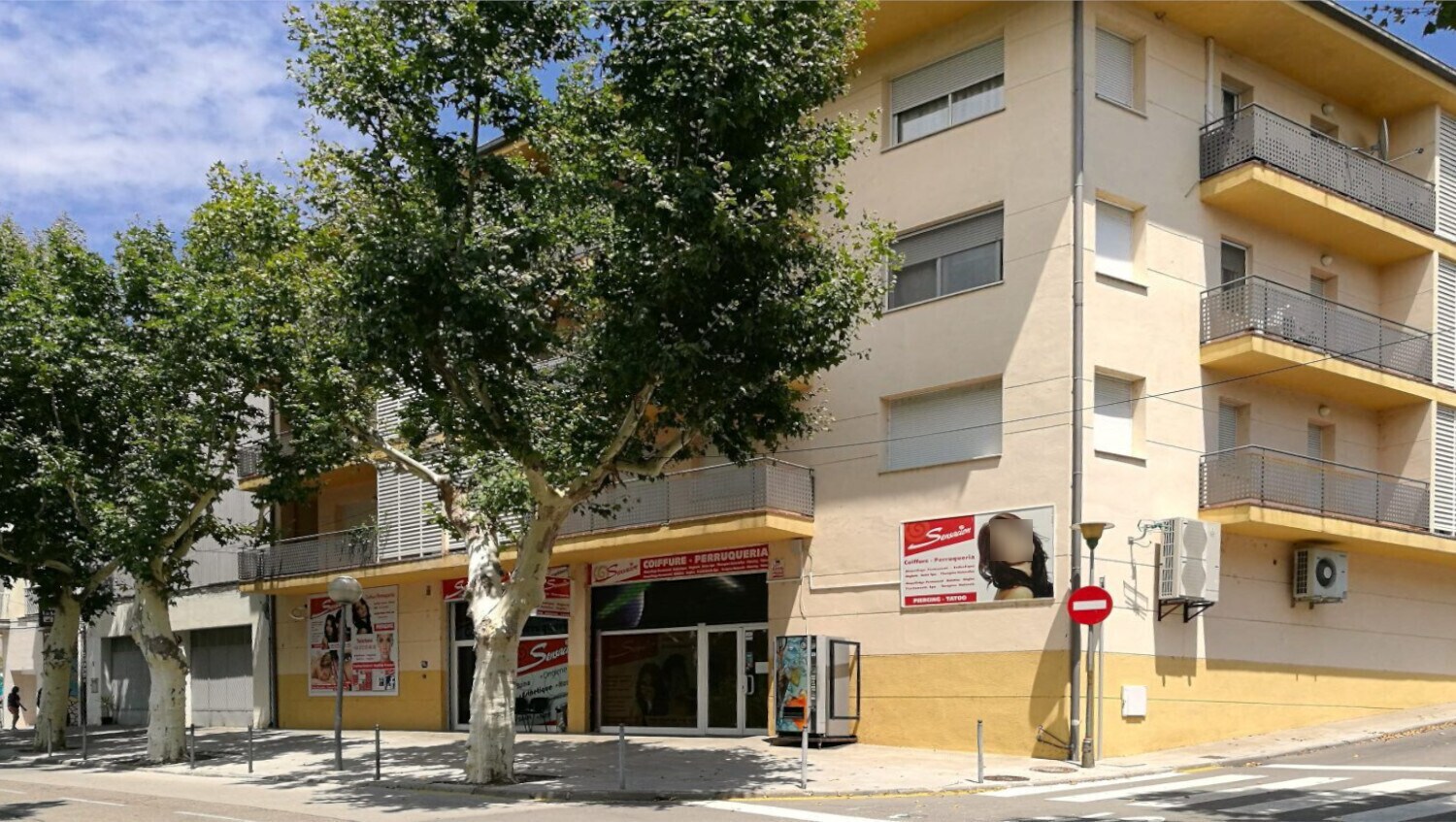 Multifamily in La Jonquera, Gerona for sale Primary Photo- Image 1 of 2