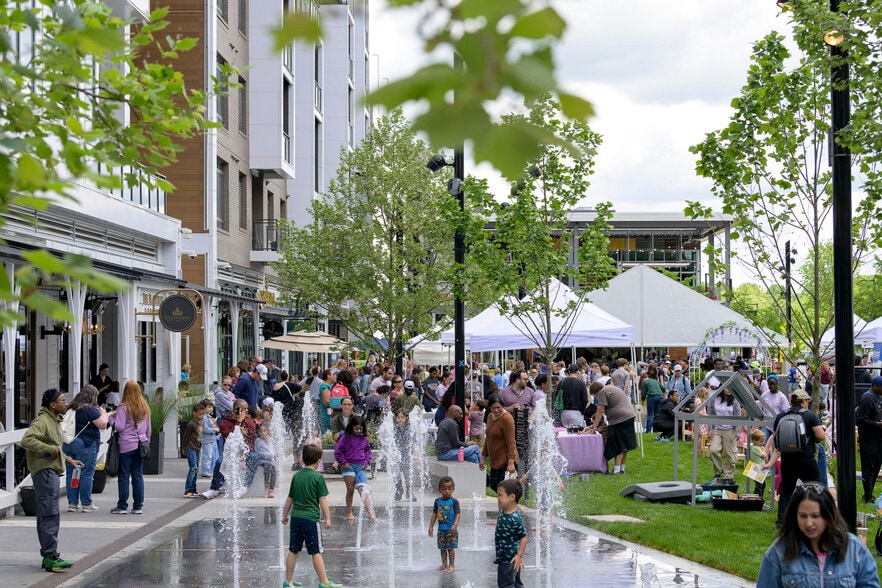 6000 Merriweather Dr, Columbia, MD à louer - Photo du bâtiment - Image 2 de 13