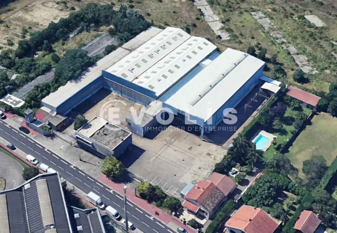 Flex in Saint-Priest for lease Building Photo- Image 1 of 19