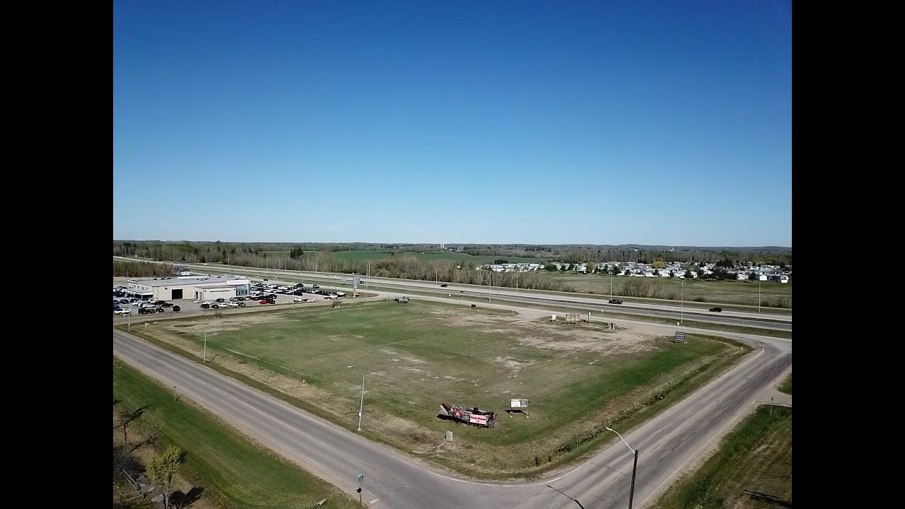 4002 50 St, Stony Plain, AB à vendre Photo du bâtiment- Image 1 de 15